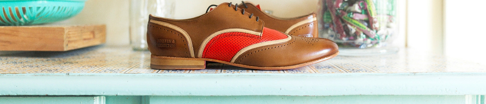 Lace up shoes women